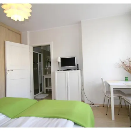 Yellow House Lodging Apartment