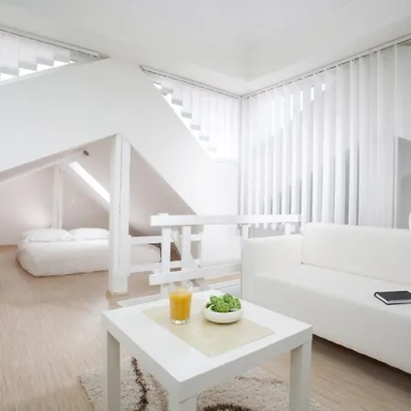 Yellow House Lodging Apartment *